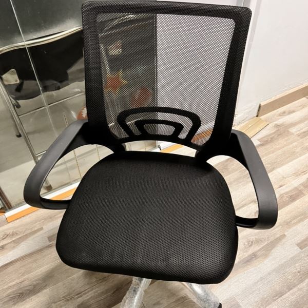 Ghế xoay văn phòng GX-4005 màu đen